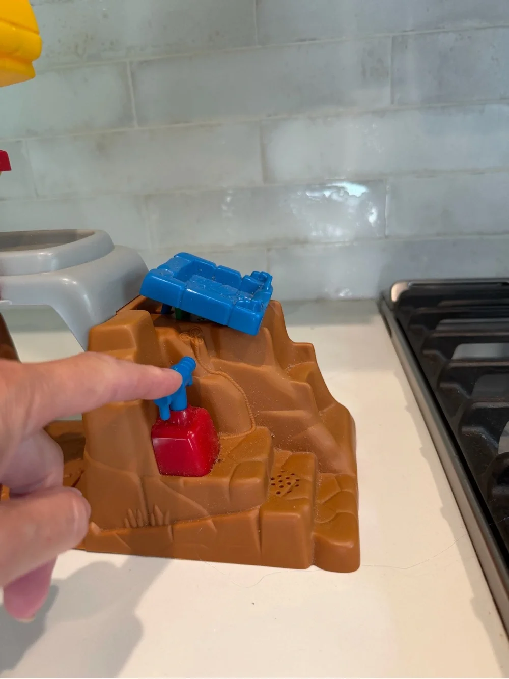 Fisher-Price Yellow Excavator and Play Garage with Red and Green Accents